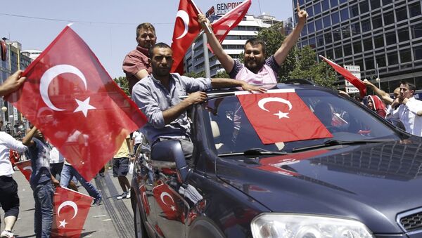 Partidarios del presidente turco en Ankara - Sputnik Mundo