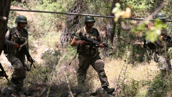 Soldados turcos buscando a militares desaparecidos - Sputnik Mundo