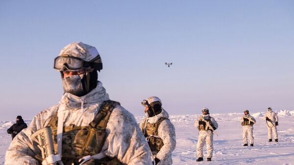Militares de las Fuerzas especiales de Rusia en el Ártico - Sputnik Mundo