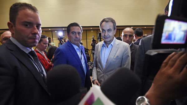 Exmandatario panameño Martín Torrijos y expresidente del Gobierno español José Luis Rodríguez Zapatero en Venezuela (archivo) - Sputnik Mundo