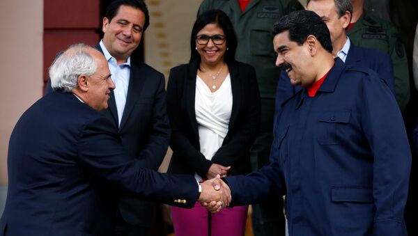 Ernesto Samper, secretario general de la Unasur, y Nicolás Maduro, presidente de Venezuela - Sputnik Mundo
