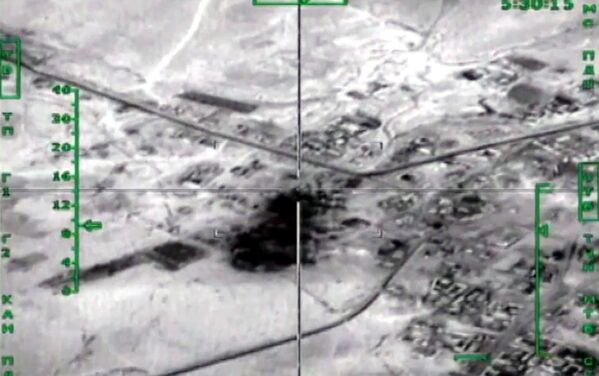 Golpe de los bombarderos supersónicos contra Daesh - Sputnik Mundo