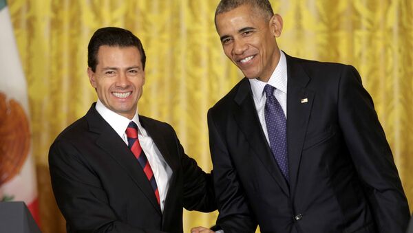 El presidente de México, Enrique Peña, y el  presidente de EEUU, Barack Obama (Archivo) - Sputnik Mundo