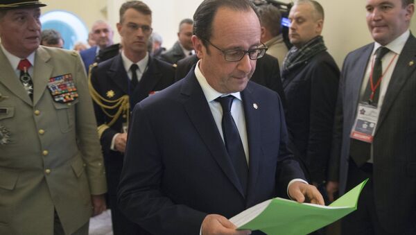 Presidente de Francia François Hollande en Ereván, 24 de abril 2015 - Sputnik Mundo