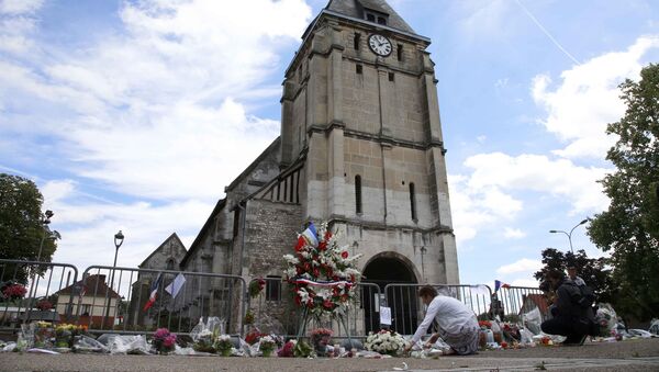 La iglesia atacada en Normandia - Sputnik Mundo