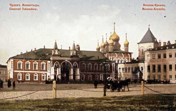 Monasterio Chudov en el territorio del Kremlin de Moscú - Sputnik Mundo