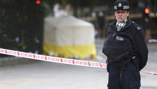 La policía en el lugar donde se produjo el ataque con cuchillo en Londres - Sputnik Mundo