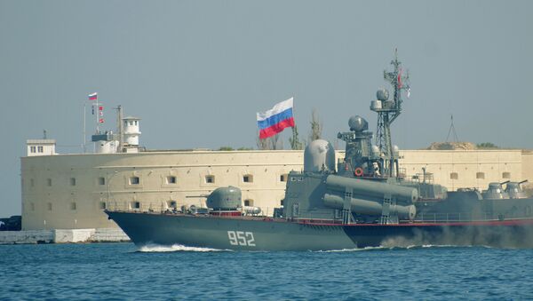 Un buque lanzamisiles clase Molniya de la Armada rusa - Sputnik Mundo