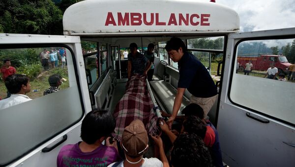 Una ambulancia de Nepal - Sputnik Mundo