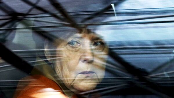Medios: la cuestión de las nuevas sanciones contra Rusia dejará a Merkel sin nada - Sputnik Mundo