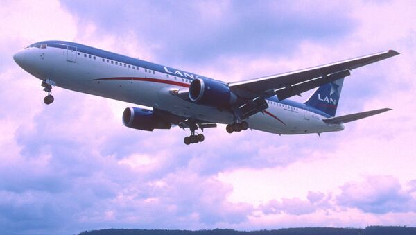 168aa - LAN Chile Boeing 767-300; CC-CZU@UIO;01.03.2002 - Sputnik Mundo