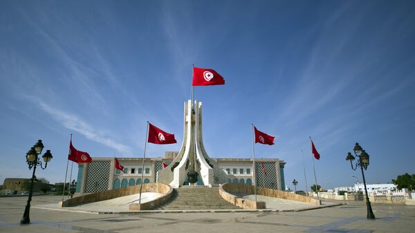 Banderas tunecinos en el ayuntamiento de Túnez - Sputnik Mundo