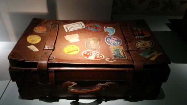 Una maleta - Sputnik Mundo
