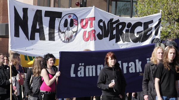 Una manifestación contra la OTAN en Suecia - Sputnik Mundo