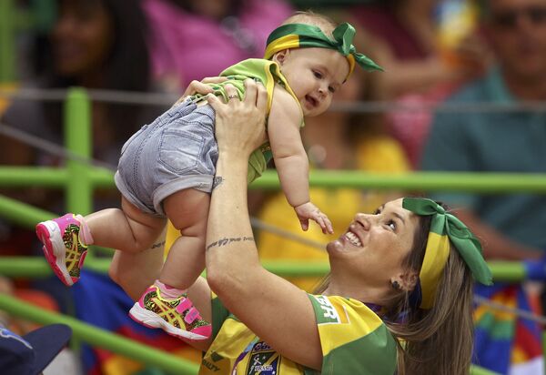 Río nos llama: los hinchas lo dan todo en el carnaval deportivo brasileño - Sputnik Mundo