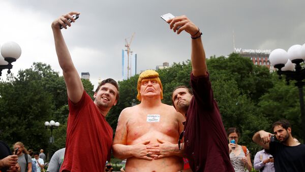 Estatua de Trump en Nueva York - Sputnik Mundo