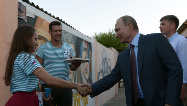 Putin llega al Foro Juvenil Tavrida - Sputnik Mundo
