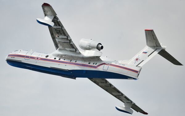 Avión anfibio ruso Be-200 - Sputnik Mundo