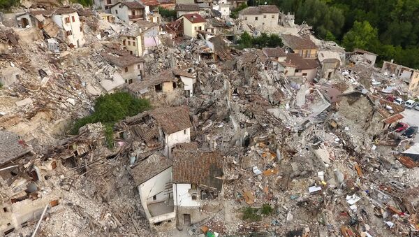 Los daños provocados por el terremoto en Italia - Sputnik Mundo