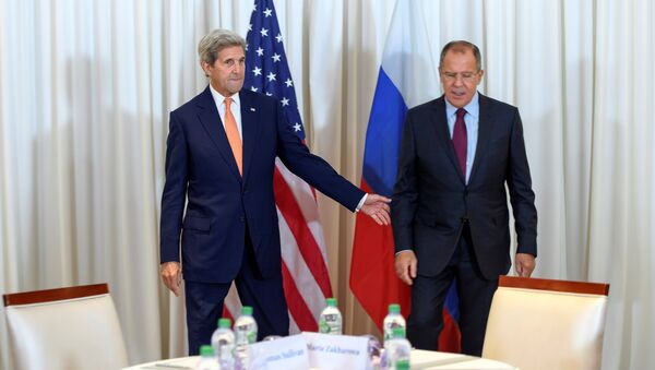 Secretario de Estado de EEUU, John Kerry, y ministro de Exteriores de Rusia, Serguéi Lavrov - Sputnik Mundo