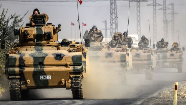 Танк турецкой армии у границы с Сирией - Sputnik Mundo