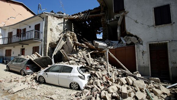 Consecuencias del terremoto en la región central italiana de Umbría - Sputnik Mundo