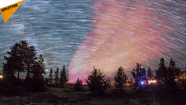 El director Harun Mehmedinovic realizó un vídeo en 'time-lapse' que captó los increíbles paisajes del Parque nacional de Yellowstone. - Sputnik Mundo