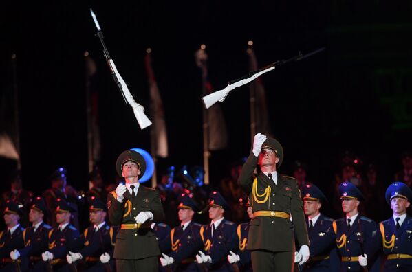 Moscú inaugura el festival internacional de orquestas militares Spasskaya Bashnia - Sputnik Mundo