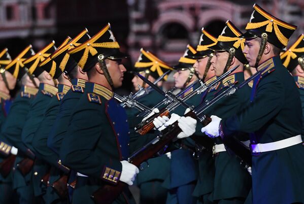 Moscú inaugura el festival internacional de orquestas militares Spasskaya Bashnia - Sputnik Mundo