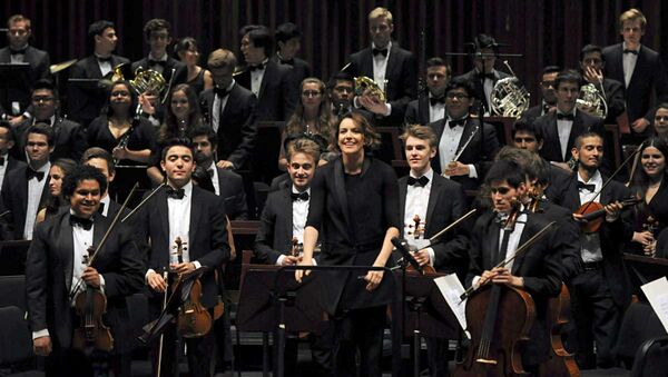 La directora mexicana de orquesta sinfónica, Alondra de la Parra - Sputnik Mundo