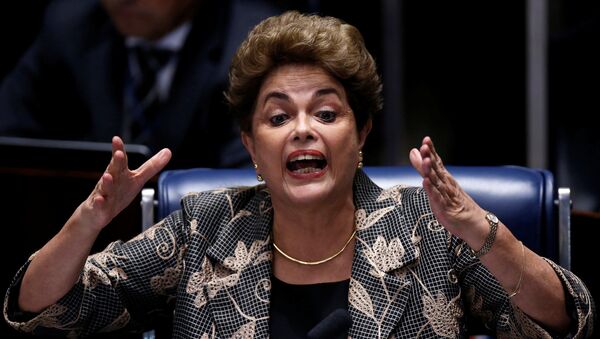 La presidenta suspendida de Brasil, Dilma Rousseff, durante su defensa en el Senado del país - Sputnik Mundo