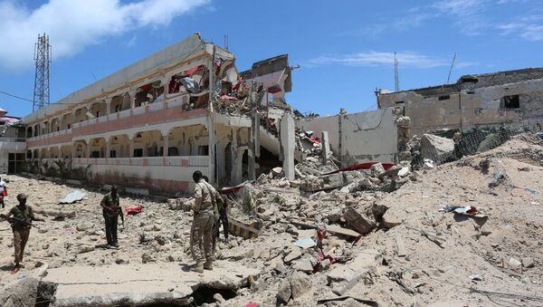 Lugar del ataque con coche bomba cerca del palacio presidencial en la capital somalí, Mogadiscio - Sputnik Mundo