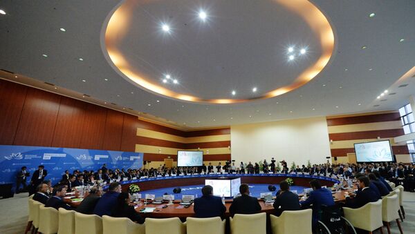 Sesión plenaria durante el Foro Económico Oriental (archivo) - Sputnik Mundo