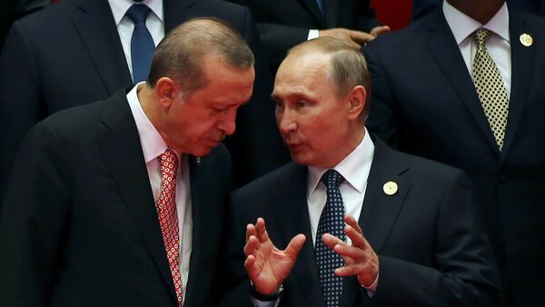 Presidente de Turquía, Recep Tayyip Erdogan,  y el mandatario de Rusia, Vladímir Putin - Sputnik Mundo
