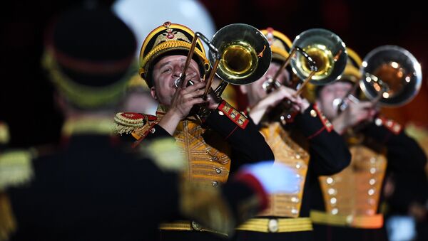 El festival internacional de orquestas militares Spasskaya Bashnia en Moscú - Sputnik Mundo