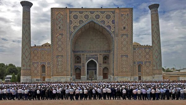 La ceremonía de despedida con el presidente Islám Karímov en Samarcanda, Uzbekistán - Sputnik Mundo