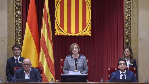 Carme Forcadell, presidenta del Parlamento de Cataluña, durante una sesión parlamentaria (archivo) - Sputnik Mundo