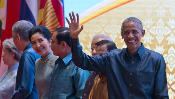El presidente de EEUU, Barack Obama en la cena de gala de la Cumbre de Asia Oriental en Laos - Sputnik Mundo