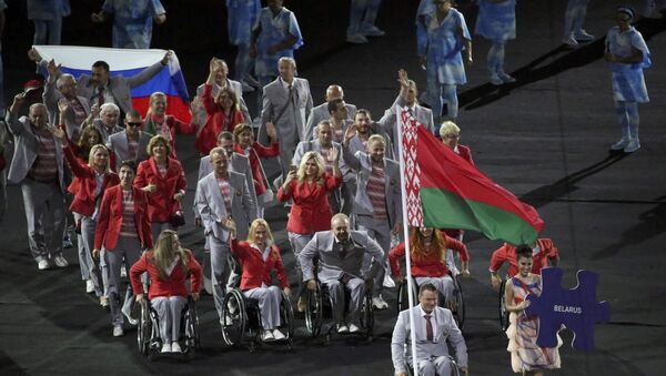 Deportistas bielorrusos en la ceremonia de inauguración de los Juegos Paralímpicos de Río de Janeiro - Sputnik Mundo