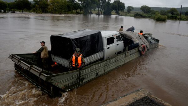 Las consecuencias de las inundaciones en la región rusa de Primorie causadas por el tifón Lionrock - Sputnik Mundo