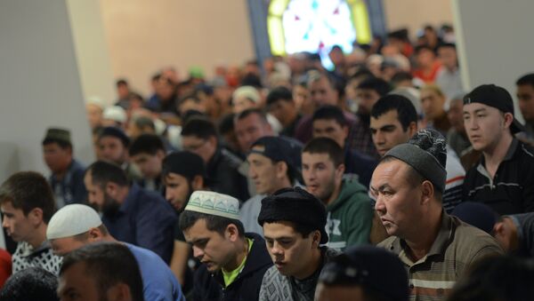 Musulmanes celebran la Fiesta del Cordero en Moscú - Sputnik Mundo