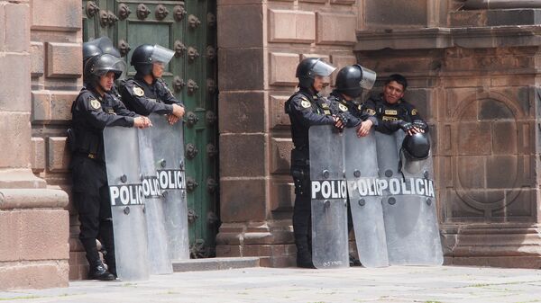 Policías peruanos en Cuzco - Sputnik Mundo