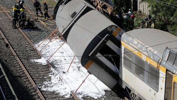 Tren descarrilado en Galicia - Sputnik Mundo
