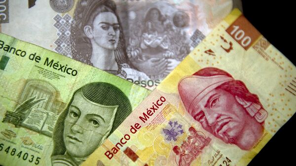 Billetes mexicanos de distinta denominación. - Sputnik Mundo