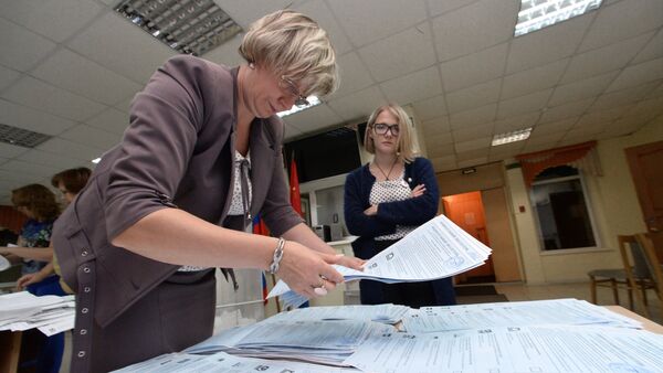 Подсчет голосов в единый день голосования - Sputnik Mundo