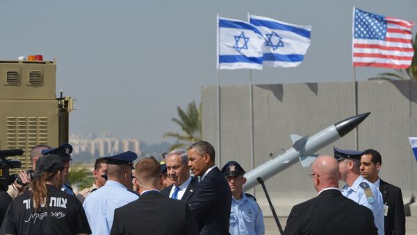 US President Barack Obama (C-R), escorted by Israeli Prime Minister Benjamin Netanyahu (C-L), - Sputnik Mundo