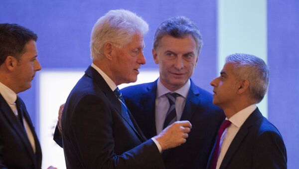 El presidente de Argentina, Mauricio Macri, se reunió en Nueva York con Bill Clinton - Sputnik Mundo