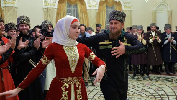Las celebraciones del Día de la Mujer Chechena - Sputnik Mundo