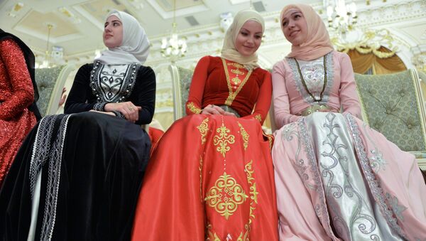 Chicas chechenas en hiyab - Sputnik Mundo
