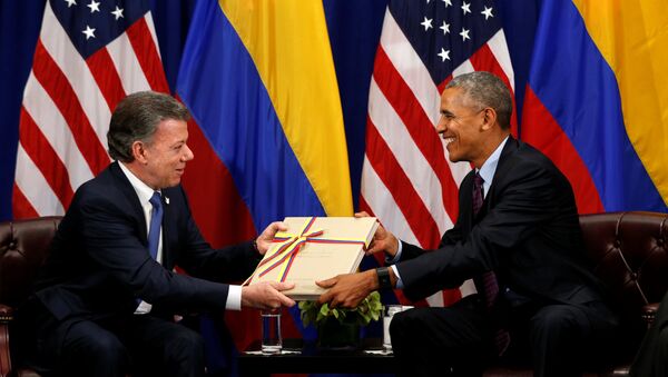Presidente colombiano entrega a Obama una copia del Acuerdo Final de Paz - Sputnik Mundo